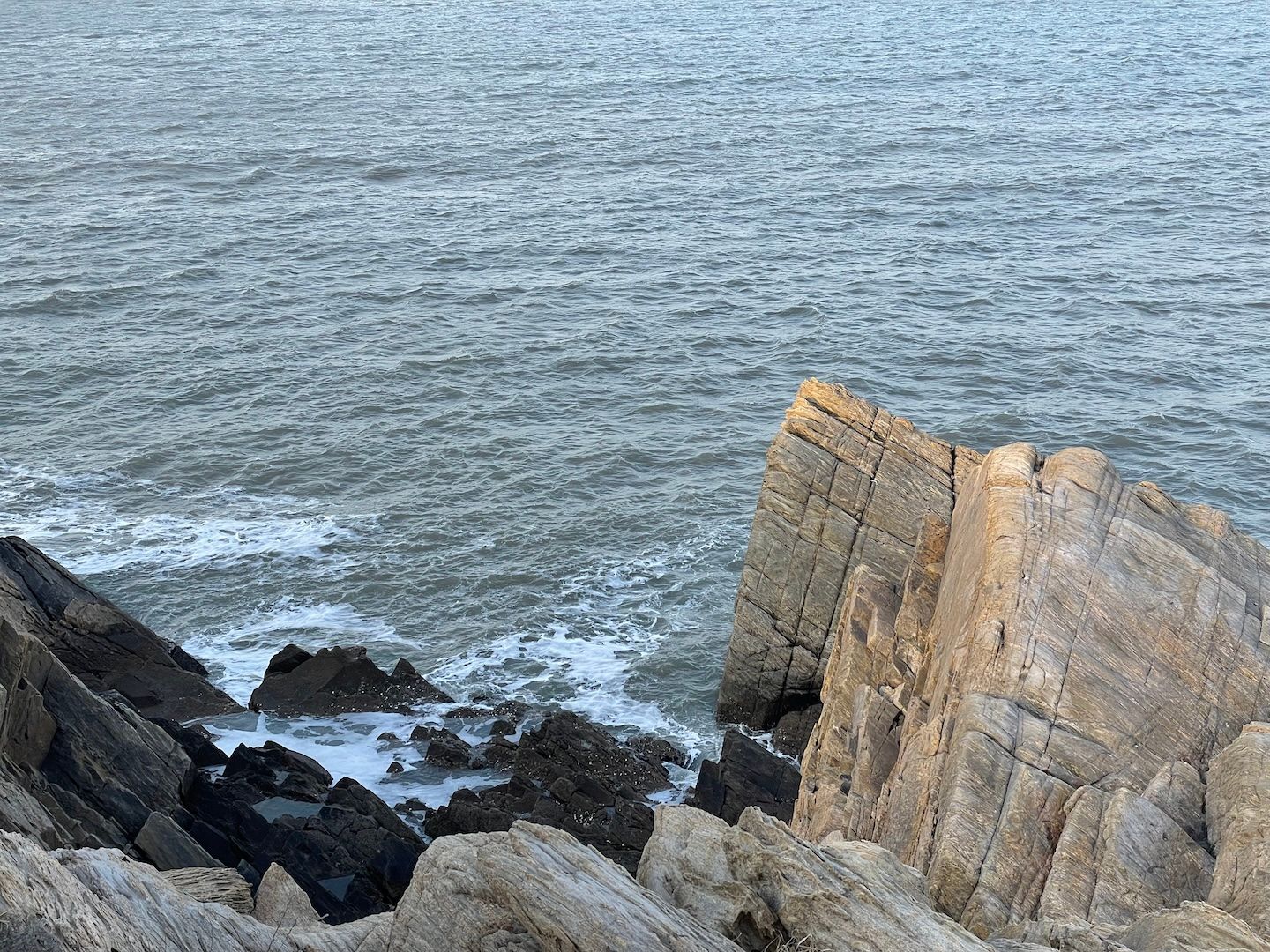 威海猫头山观景台下的风景