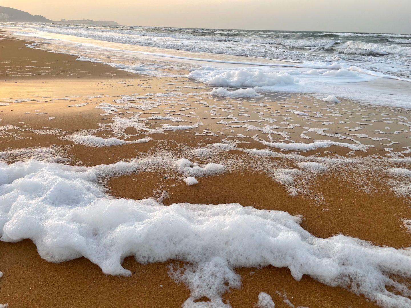 威海国际海水浴场-泡沫海浪